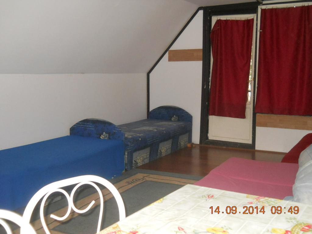Fenyves Nyaralo Villa Hajdúszoboszló Rum bild